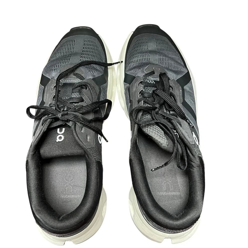 On Running Women’s Cloudrunner 2 Running Athletic Shoes US 9 Black Gray